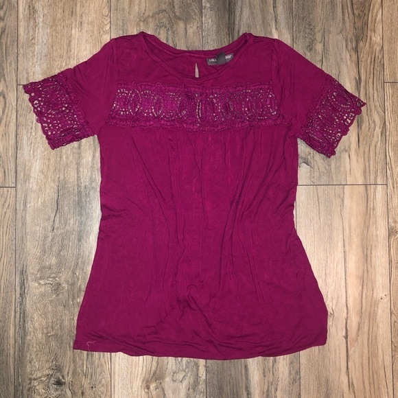 A Pea in the Pod Fuchsia Embroidered Short Sleeve Blouse Size Small - Picture 2 of 9